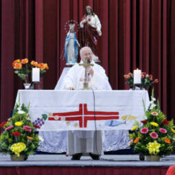 Misa de acción de gracias por el Día de la Madre en el Colegio El Sagrado Corazón