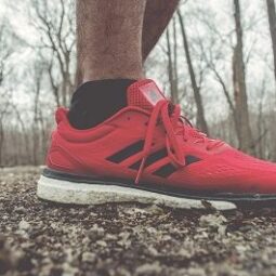 Cómo elegir los mejores zapatos según tu deporte