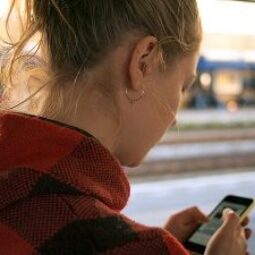 WhatsApp quiere ser indispensable para sus clientes