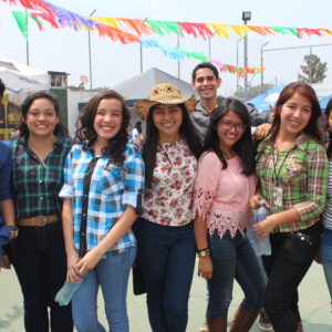 Alegre kermés en el Colegio Osorio Sandoval