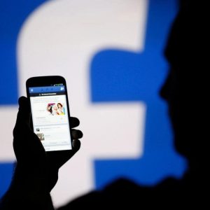 Las funciones escondidas de Facebook que te harán la vida más útil