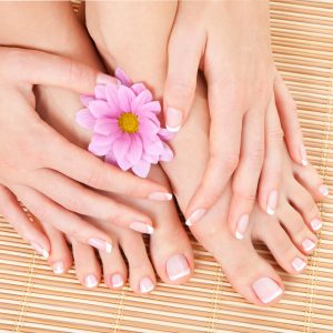 Tips para que tus uñas crezcan fuertes